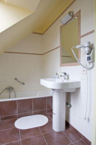 Hotel Les Mignees Барву Екстериор снимка